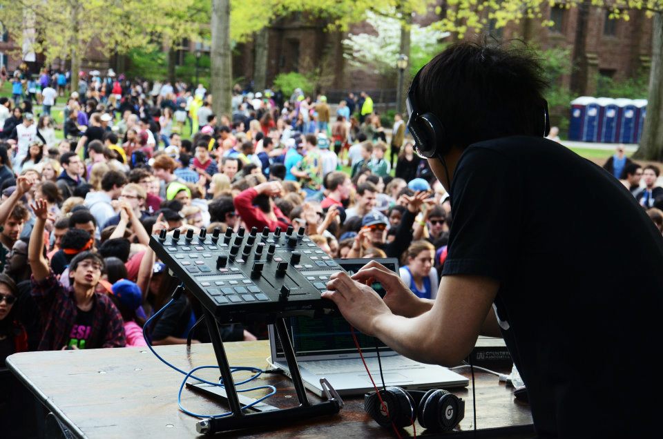 560592_10150702871596622_636126621_9454398_1329073559_n